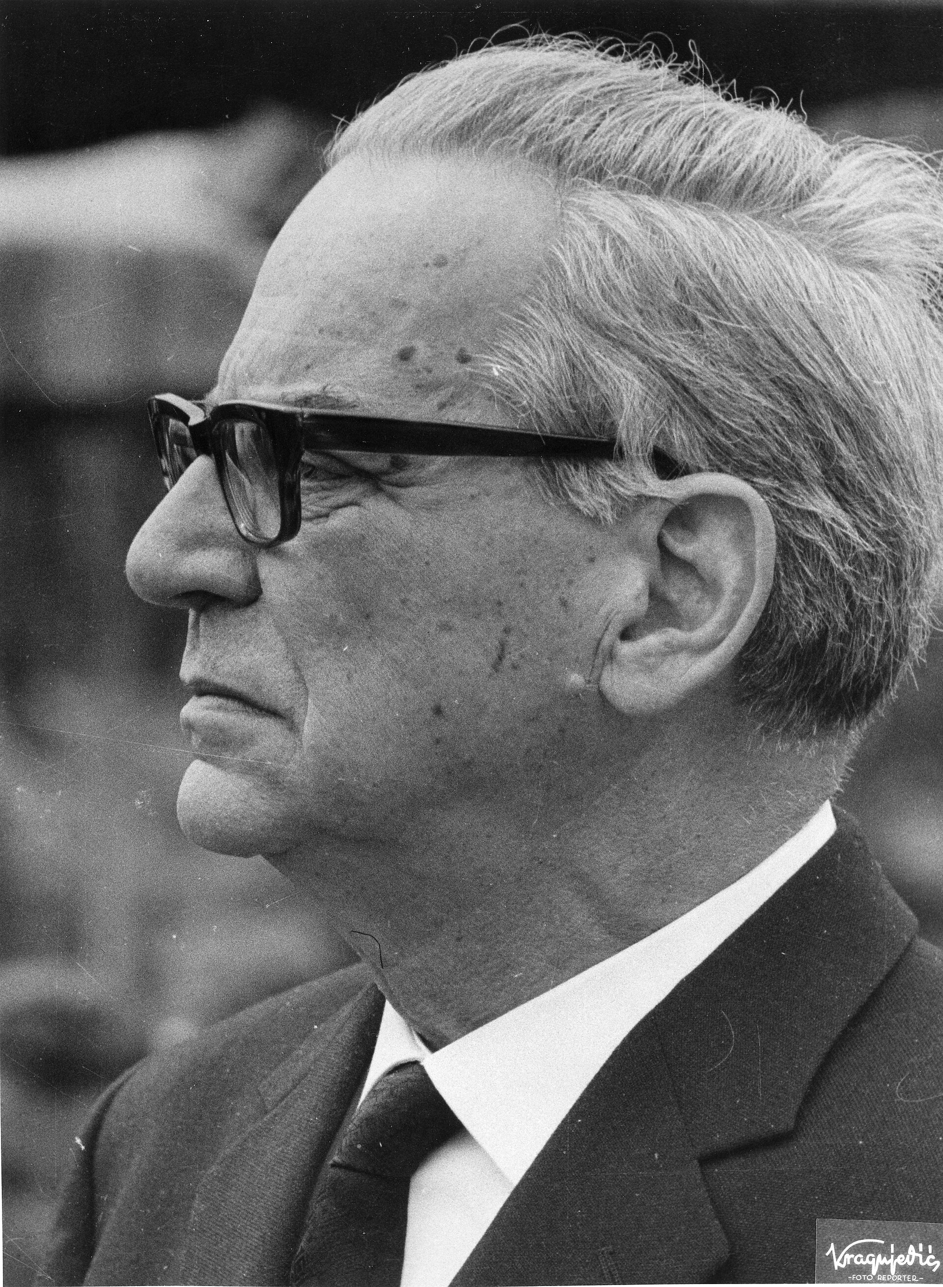 Svartvitt porträtt av den jugoslaviske författaren och nobelpristagaren Ivo Andrić.